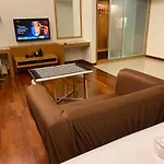 Klcc By Switzhome